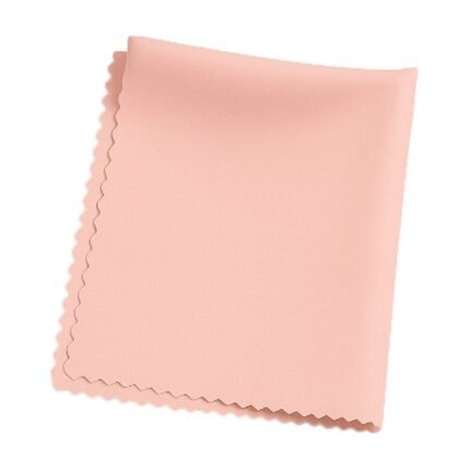 Chiffon de nettoyage rose à bords en zigzag pour essuyer délicatement lunettes, écrans et petites surfaces
